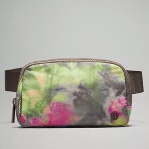 Lululemon Belt Bag 1L (Hyper Dye)